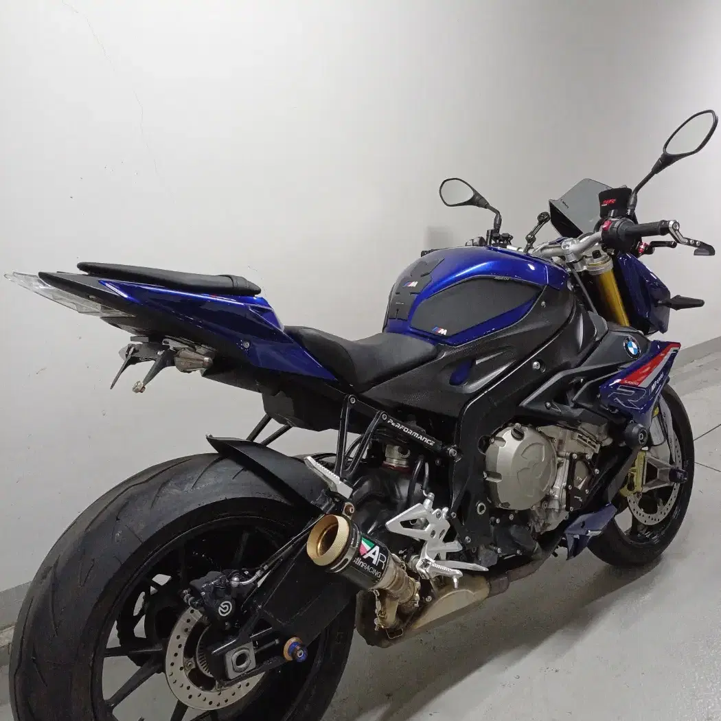 S1000R 21년식 짝눈 마지막모델 산마리노 블루 저렴하게 판매합니다.