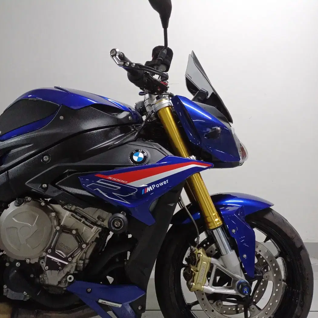 S1000R 21년식 짝눈 마지막모델 산마리노 블루 저렴하게 판매합니다.