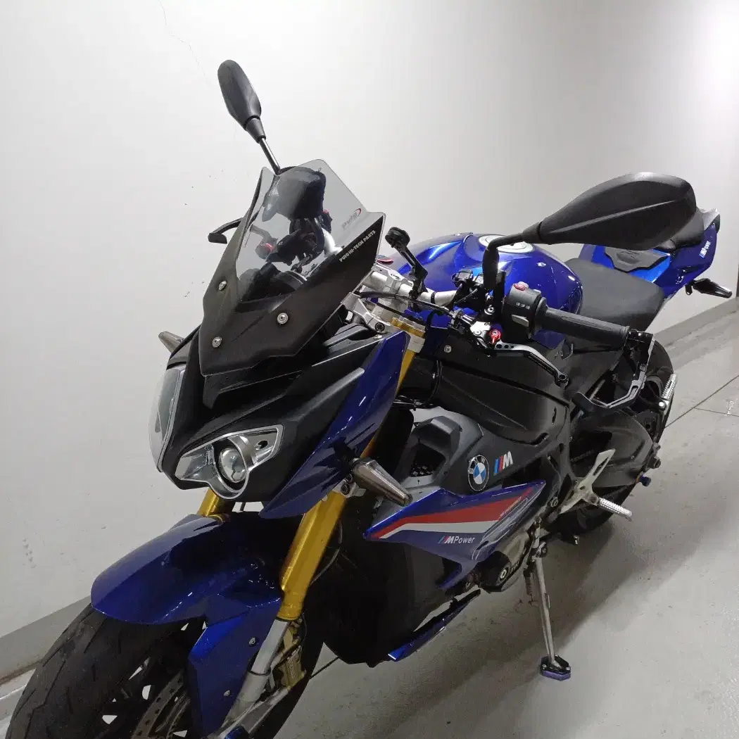 S1000R 21년식 짝눈 마지막모델 산마리노 블루 저렴하게 판매합니다.