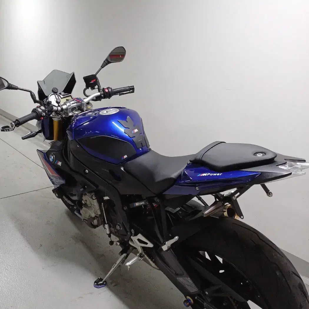 S1000R 21년식 짝눈 마지막모델 산마리노 블루 저렴하게 판매합니다.