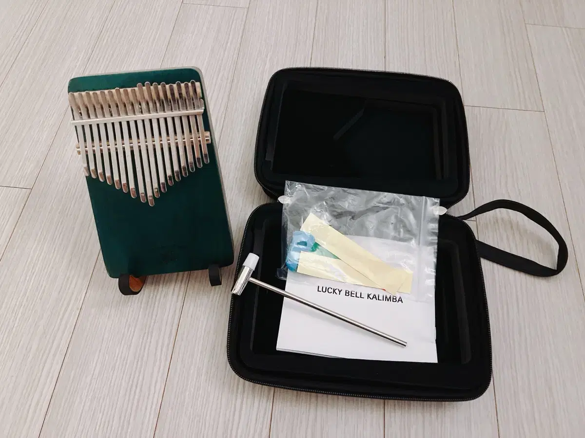 High-end 17-key Kalimba with wood stand Full set including case