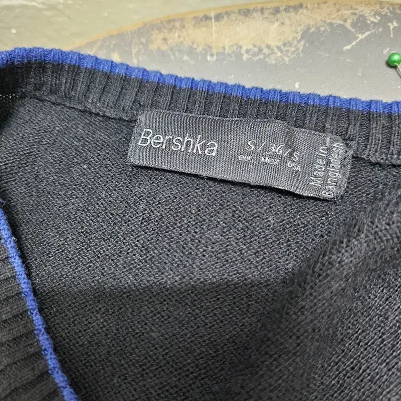 BERSHKA 유럽 수입 니트 남 S J3156