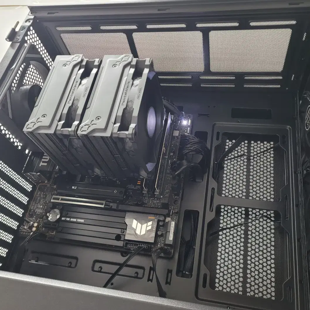 (새제품)9800X3D/램32/1TB/반본체 게임풀옵 PC본체데스크탑 최