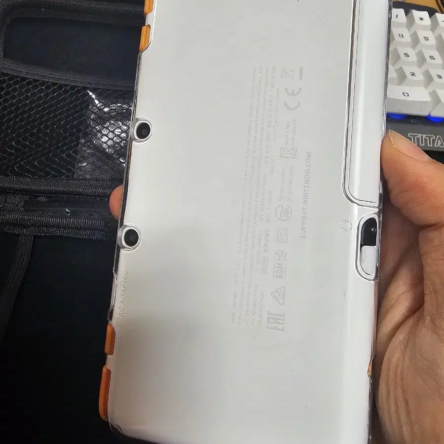 닌텐도 new 2ds xl 오렌지 + 파우치 + 충전기 팝니다