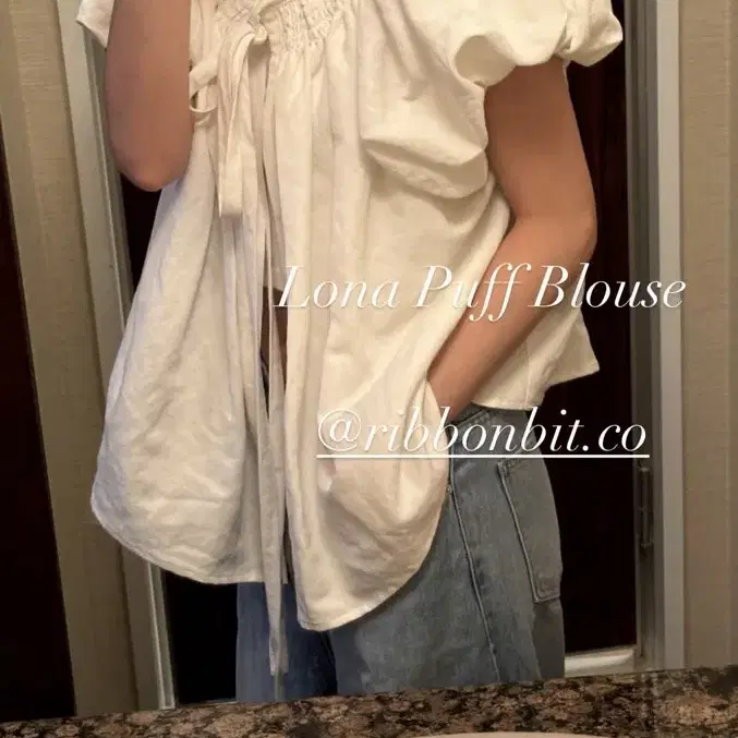 새상품) 리본빛 Lona puff Blouse