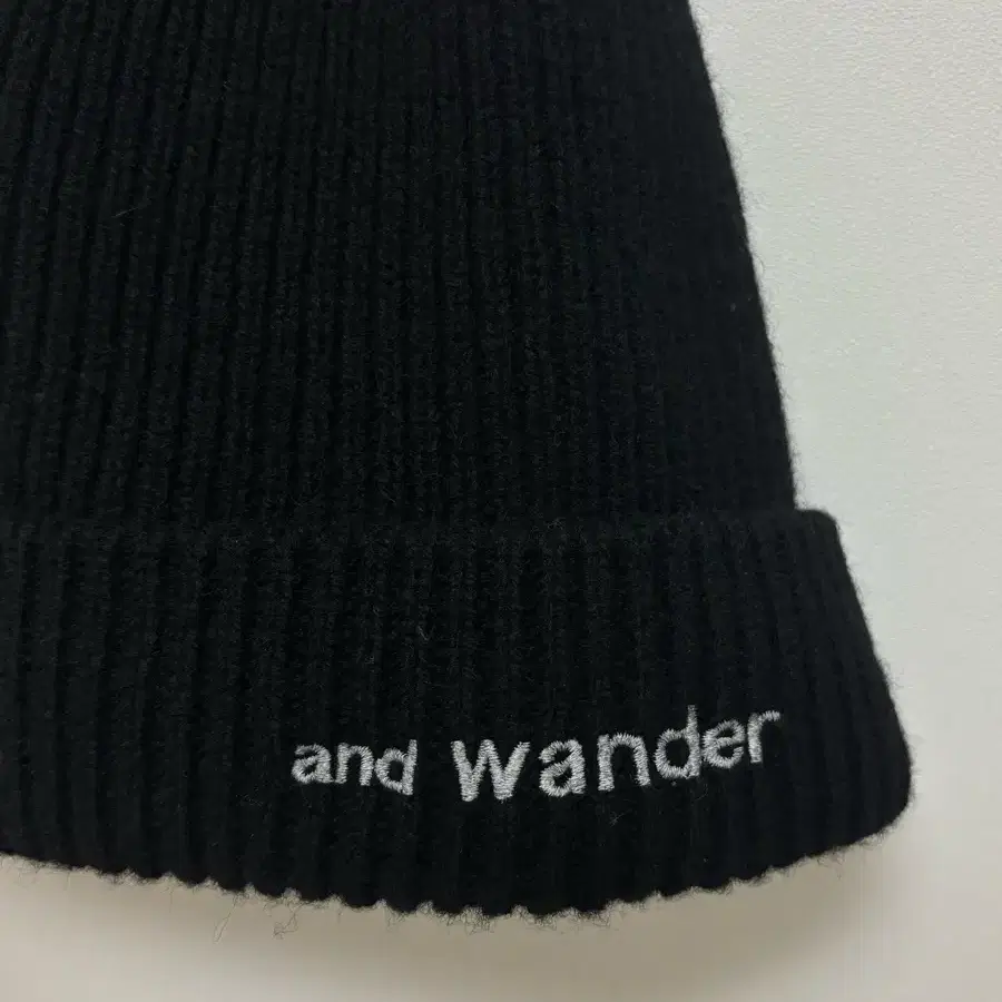 앤드원더 울 비니 and wander wool