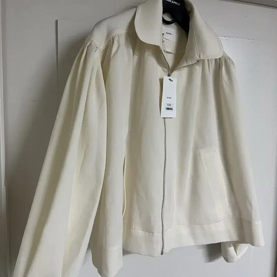 (새상품) 유노이아 Molly crop jacket - cream