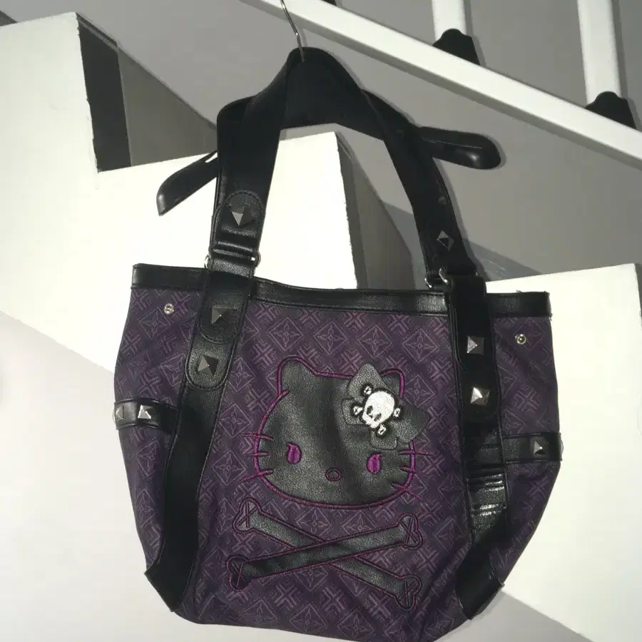 jpn funky kitty stud bag