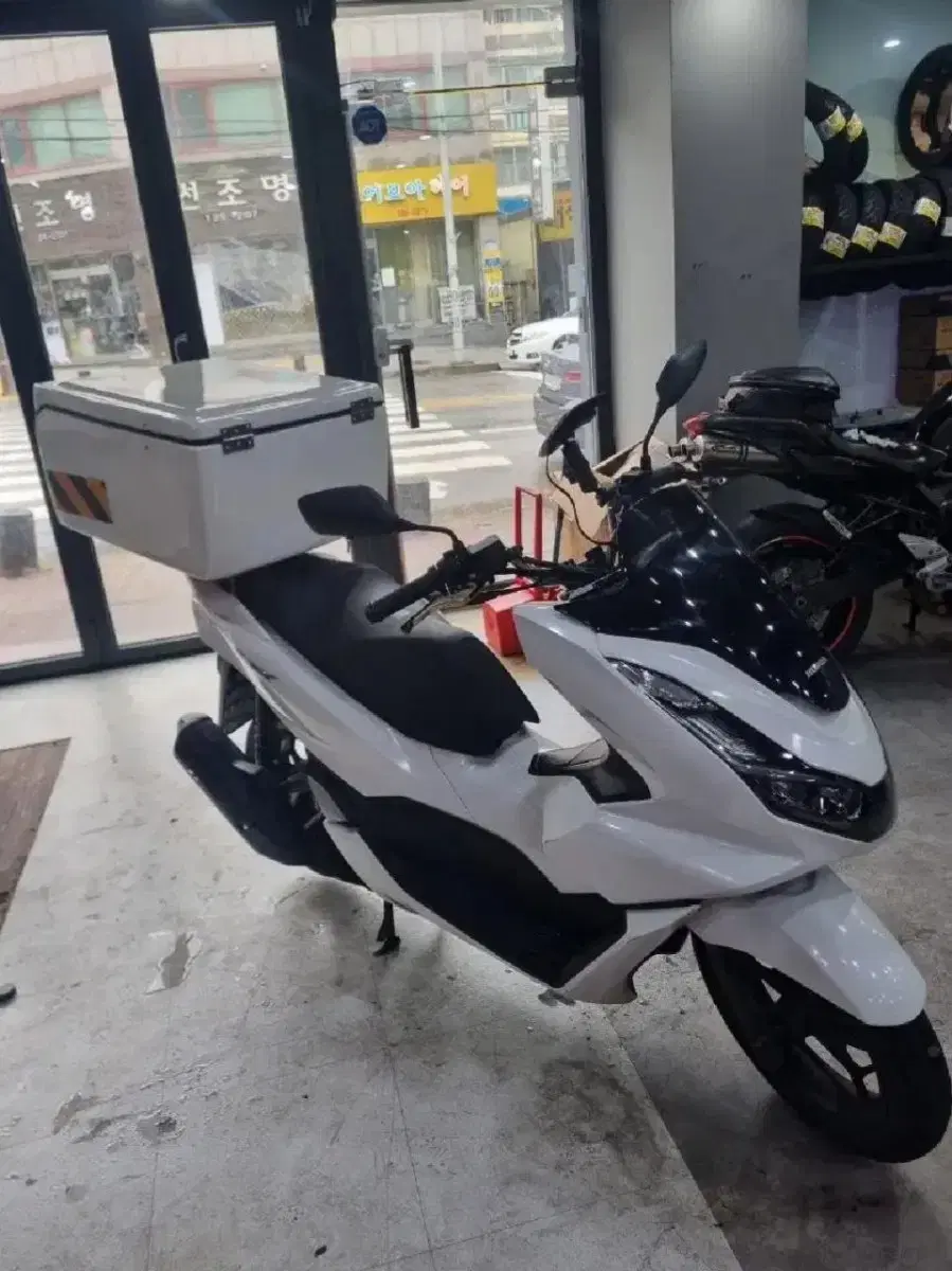 혼다 Pcx125 abs 21년식 판매합니다.