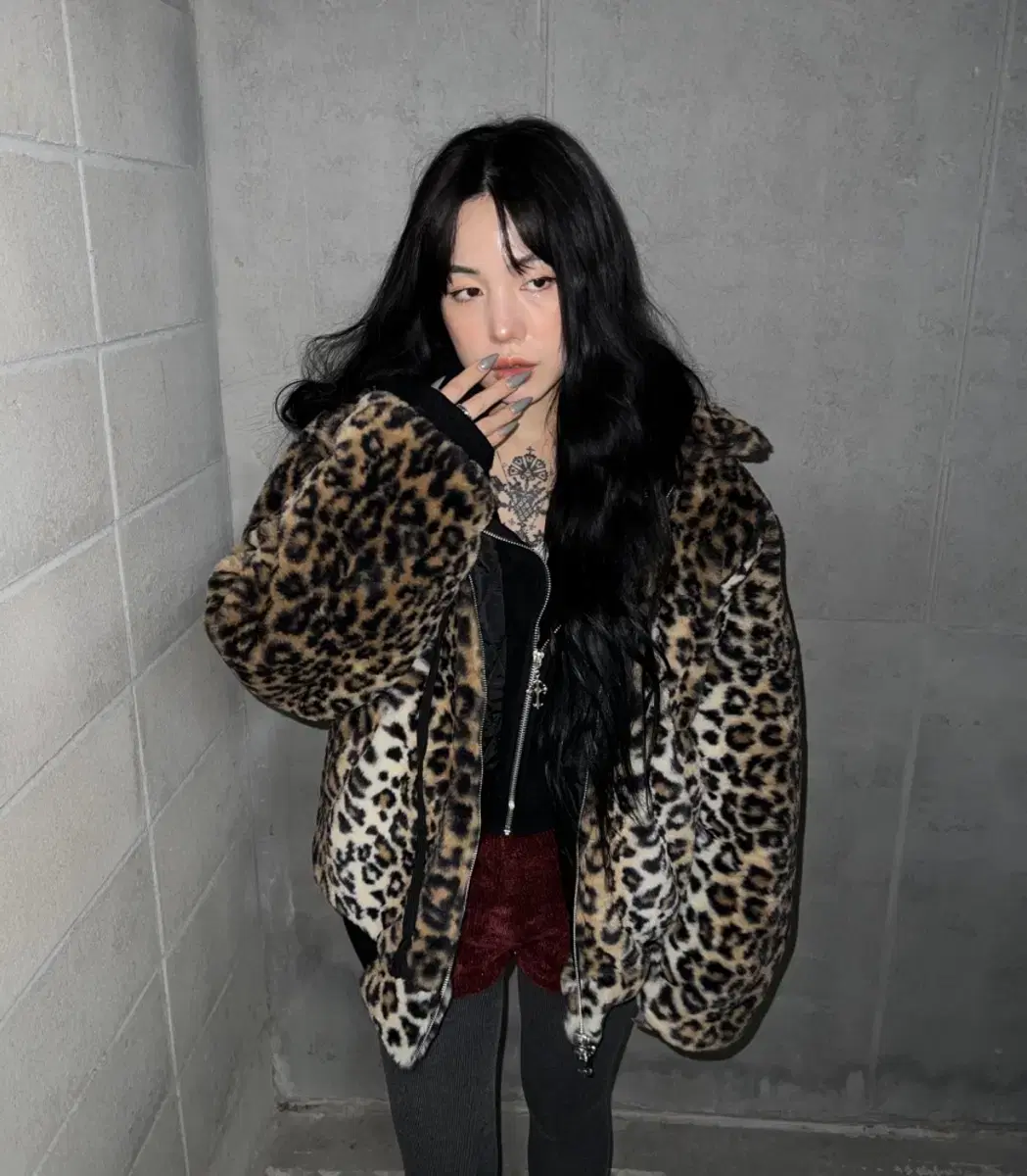 더미스테리어스호텔 레오파드퍼 Leopard Padded Fur 자켓 판매