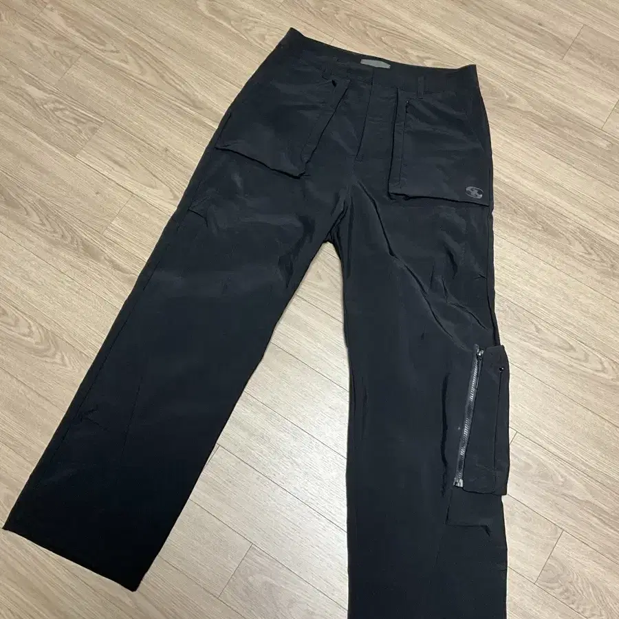 산산기어 SEAM LINE PANTS  심 라인