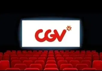 I'm going to CGV to buy movie tickets (Hitman, Black Nuns, etc. are all available)