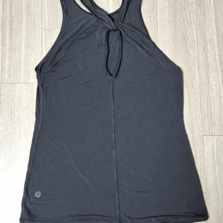 룰루레몬 Timeless Twist Tank 4 사이즈 탱크탑