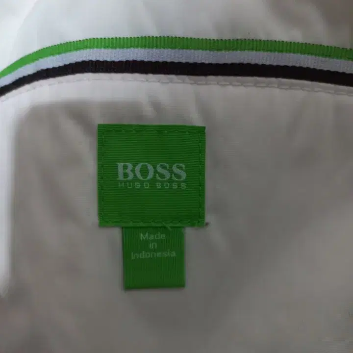 휴고보스HUGOBOSS 정품 여성 경량후드숏패딩점퍼조끼36