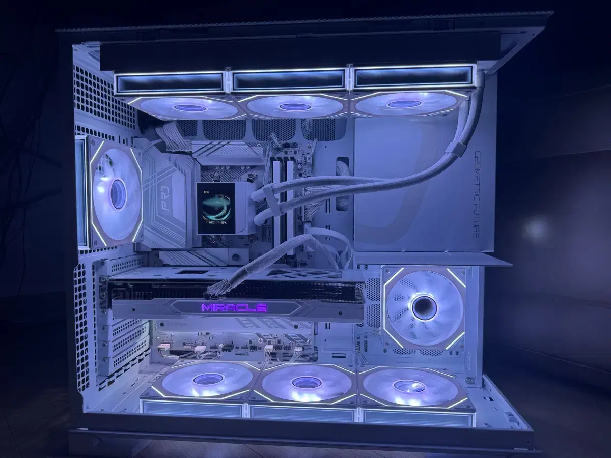 라이젠 9800x3D / RTX4070Ti Super 하이엔드 게이밍 컴