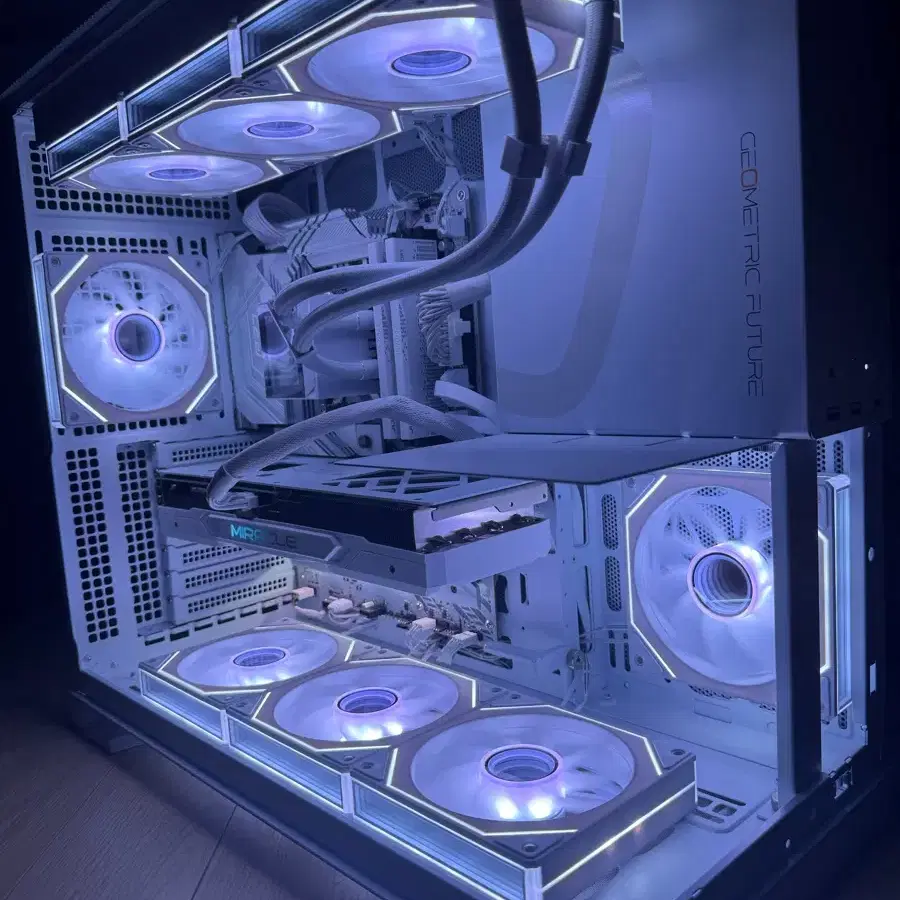 라이젠 9800x3D / RTX4070Ti Super 하이엔드 게이밍 컴