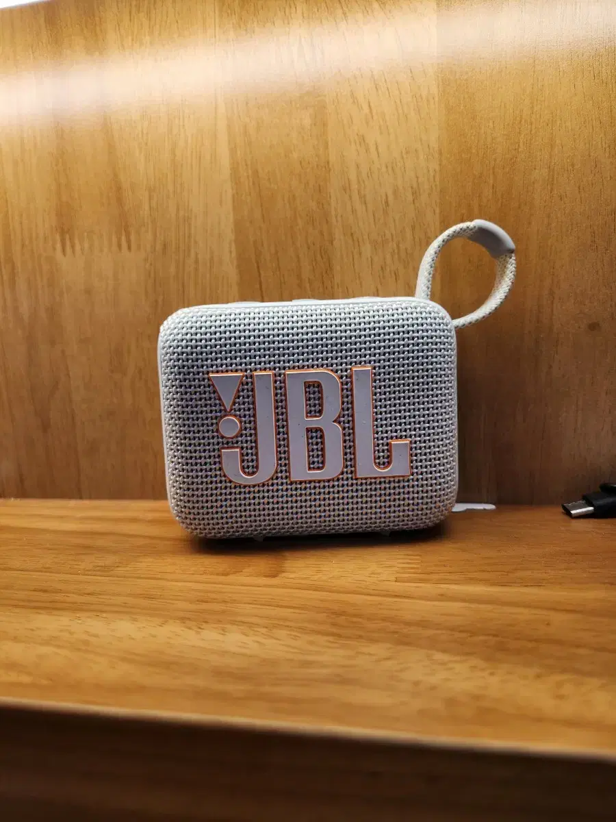 jbl go4