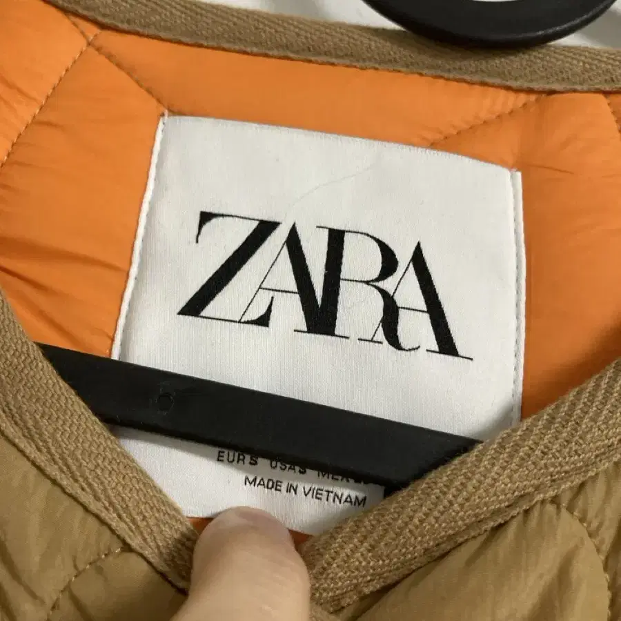 (새상품)자라 zara 퀼팅자켓 카멜 s(이나 오버핏이라 77까지가능)