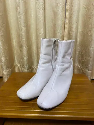 vivian 가죽 부츠 부티 퍼 크림색 25cm