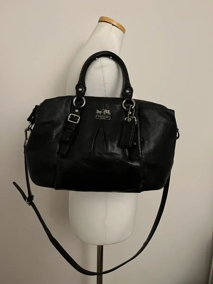 Coach basic black shoulder bag