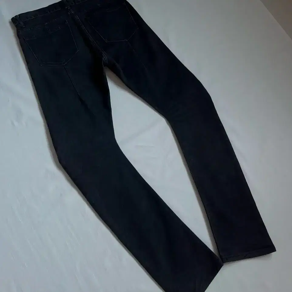 Civilized Three-Dimensional Type Denim