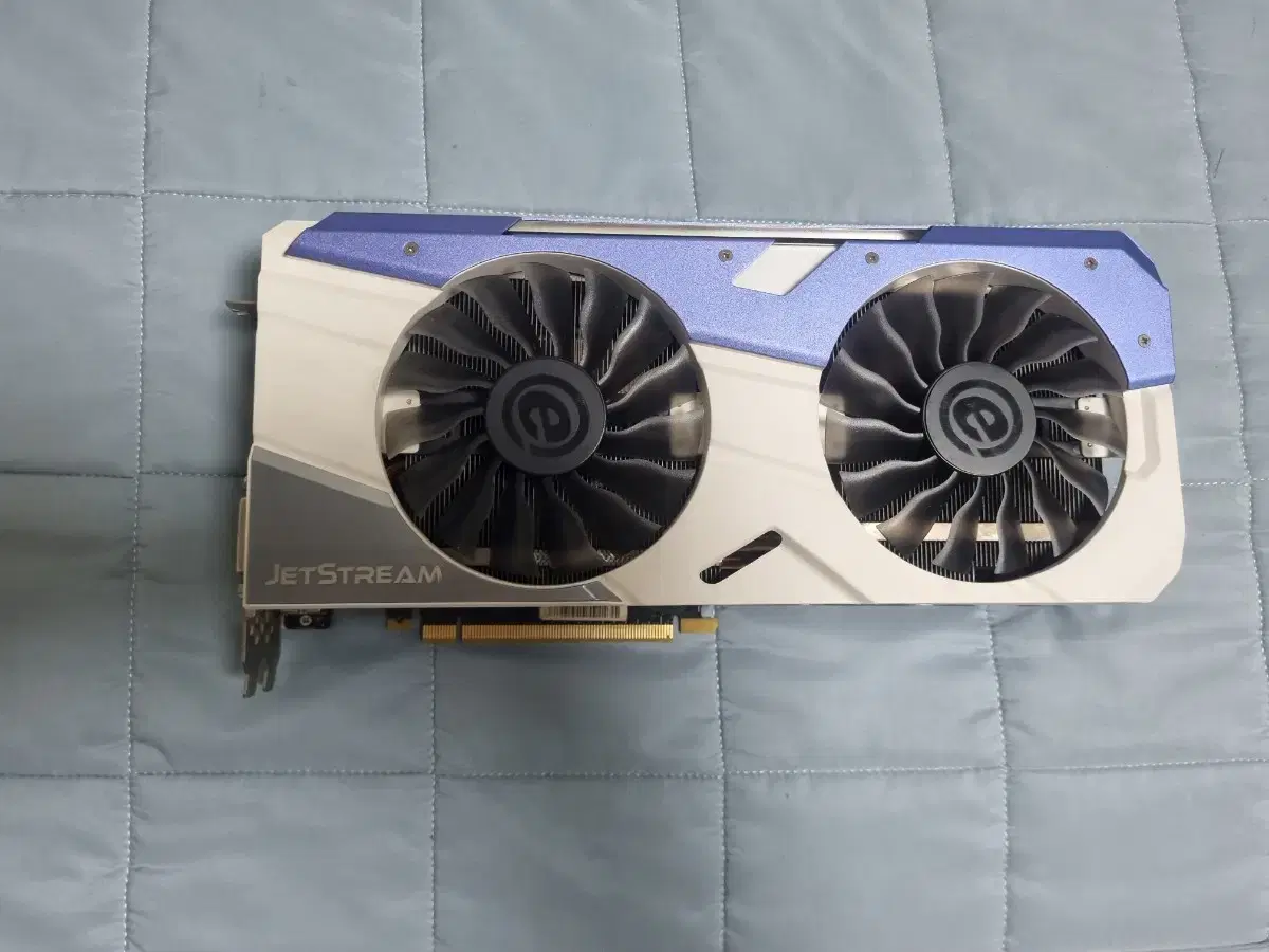 고장난 그래픽카드 1080ti 부품용으로 판매해요