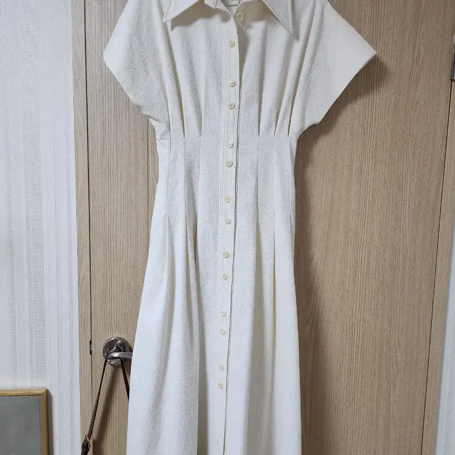 르누이 shirt dress 아이보리색상 원피스/ 44-55