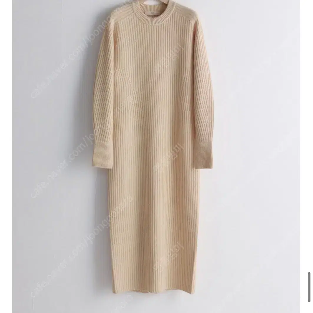 에이치에이트 H8 torso knit dress 버터색 니트원피스