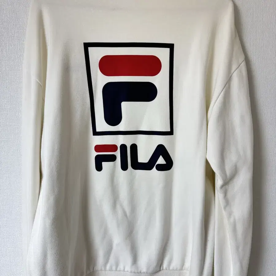 FILA (휠라) 크림색 맨투맨