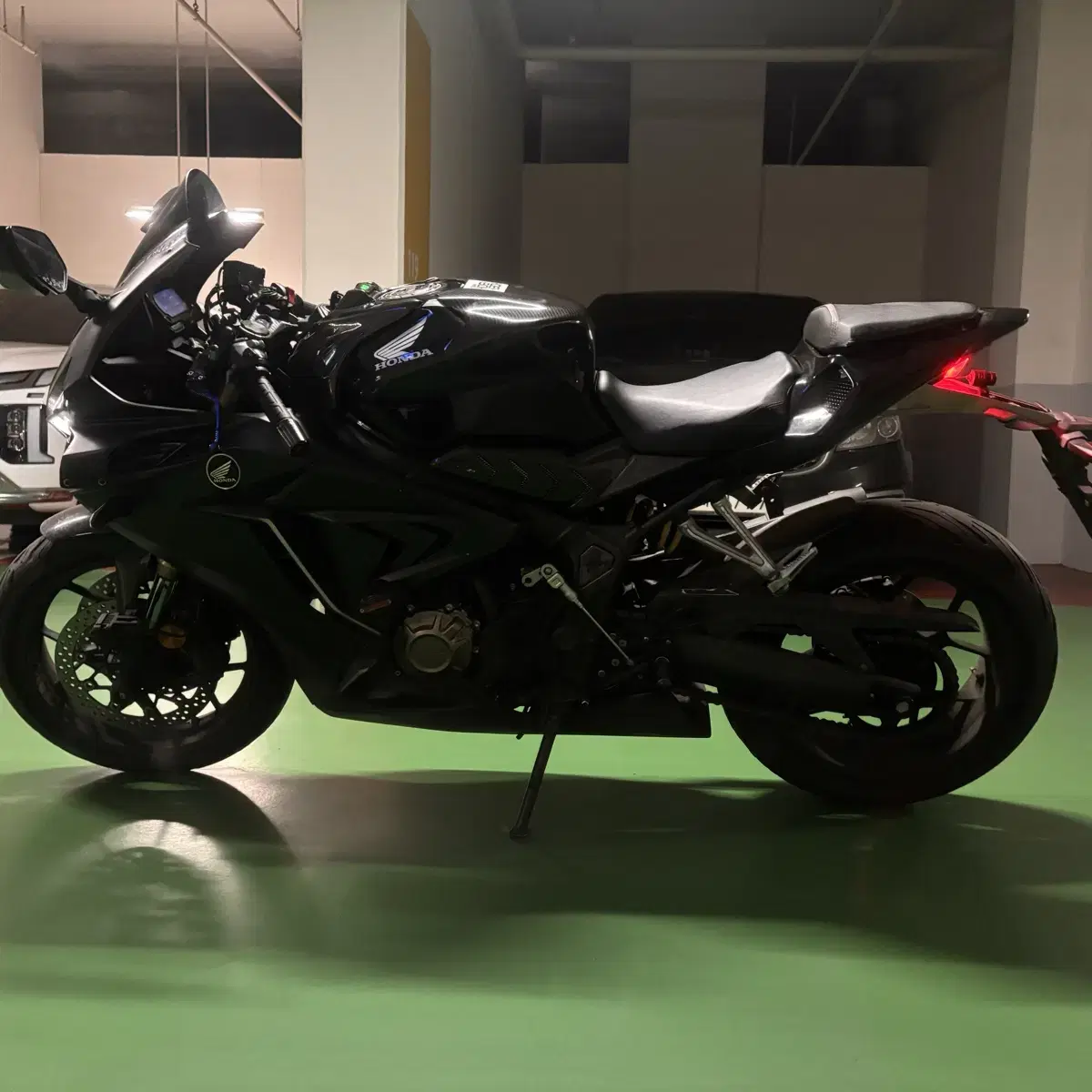 Cbr650r 21년식