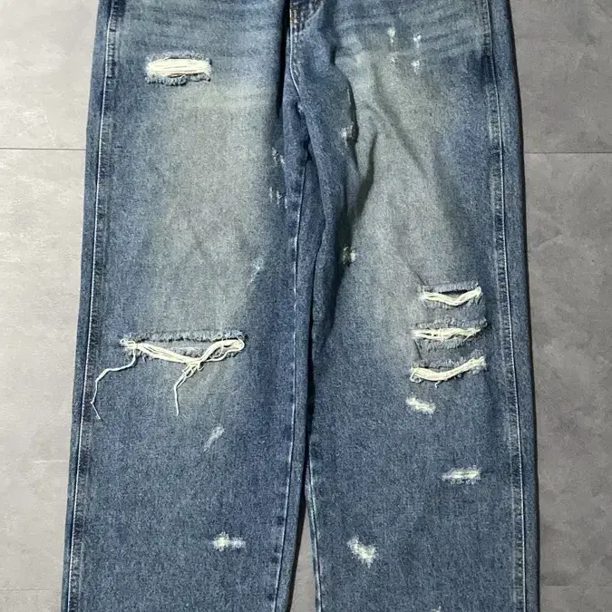 [M] suade destroyed jeans