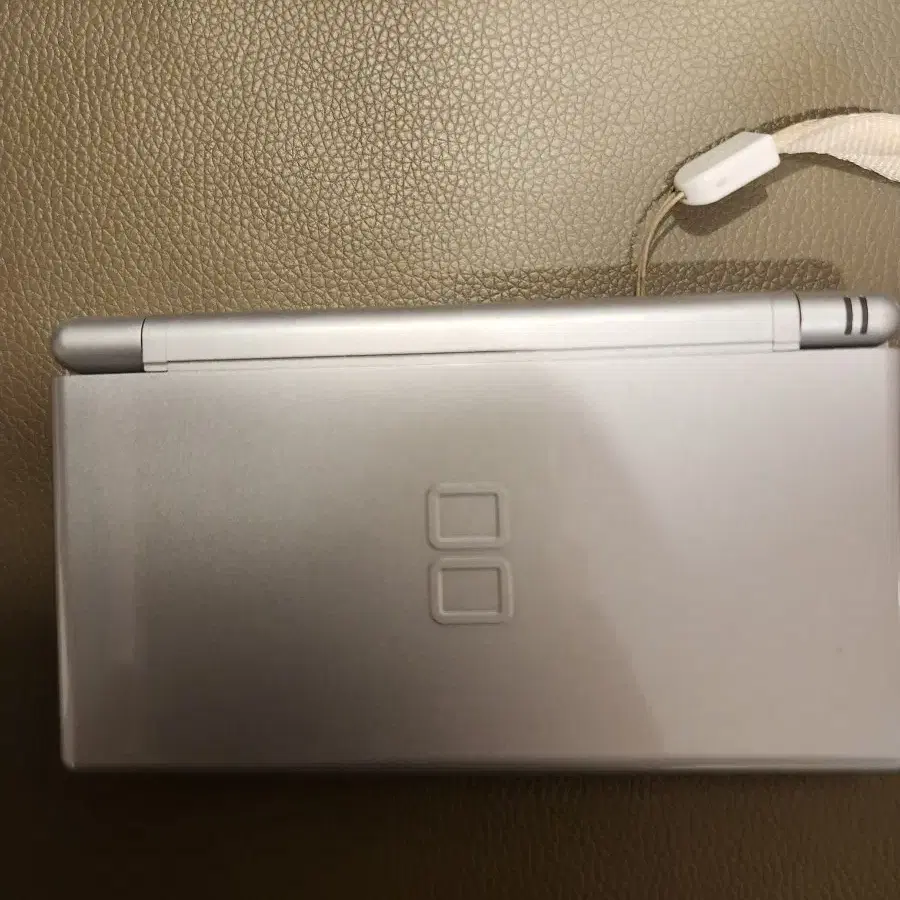 닌텐도 ds lite 중고로 판매합니다.