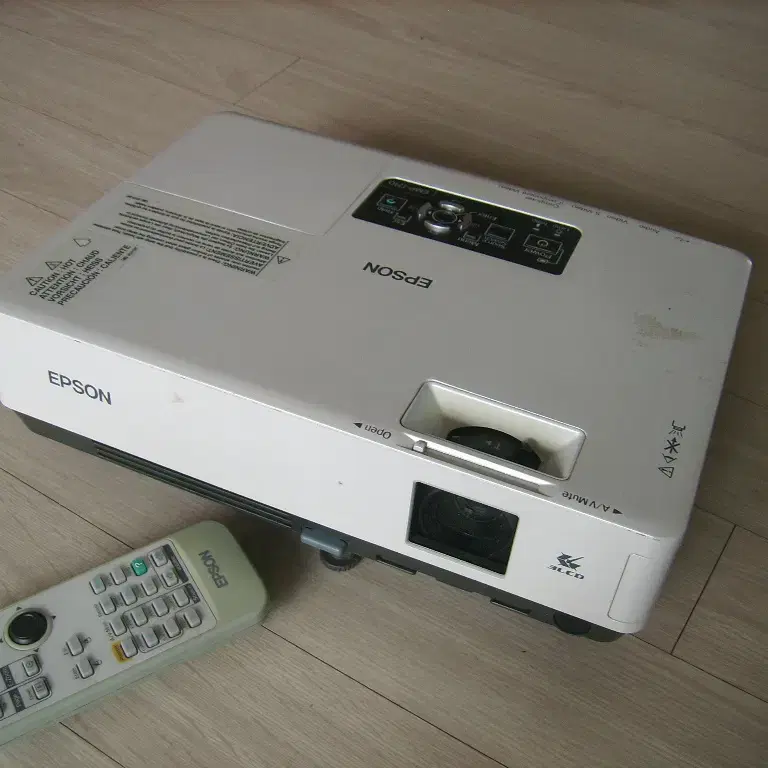 EPSON 프로젝터 LCD PROJECTOR EMP-1710