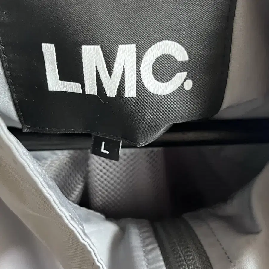 LMC 바람막이