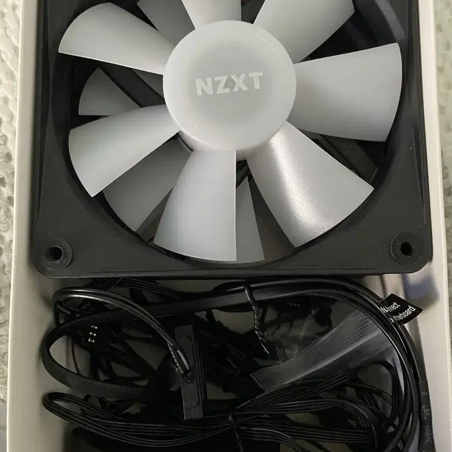 Nzxt F120 rgb core black (3개)+ rgb 컨트롤러