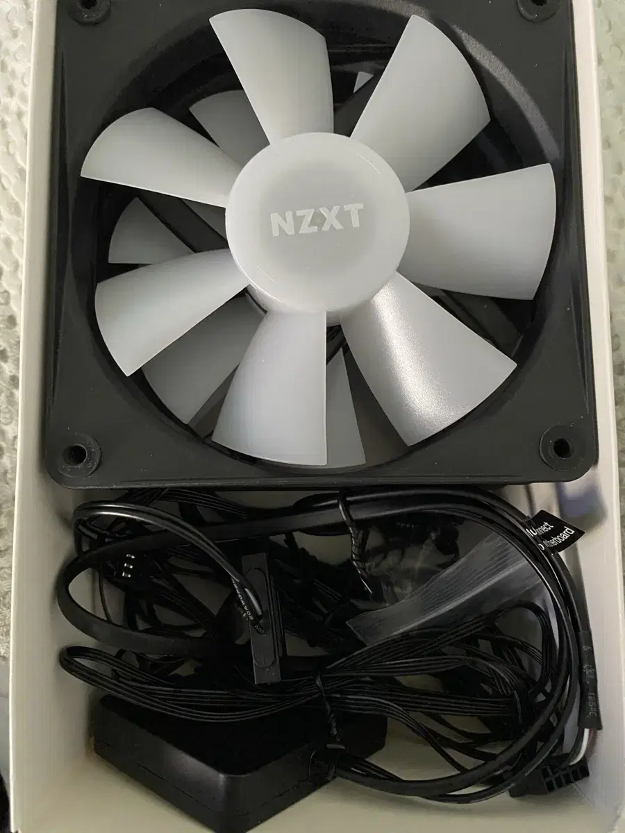 Nzxt F120 rgb core black (3개)+ rgb 컨트롤러