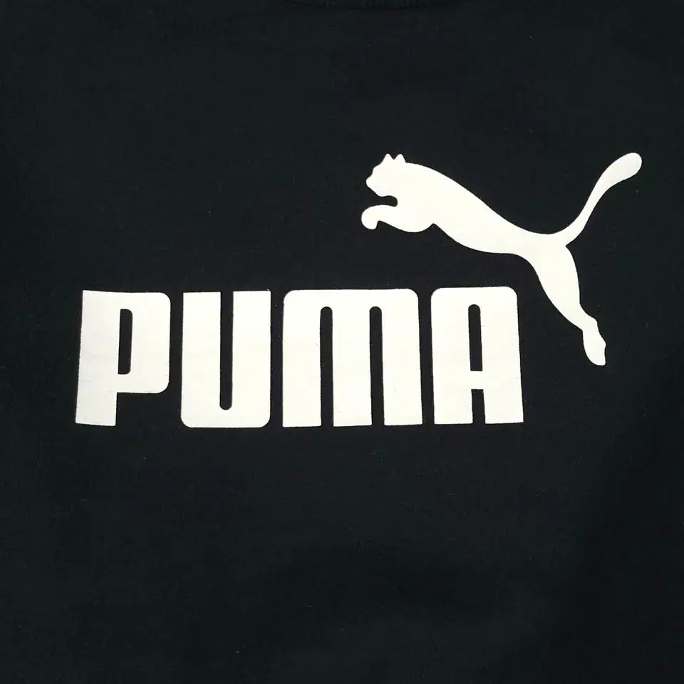 PUMA 퓨마 푸마 피그먼트 블랙 화이트 미드로고 빅프린팅 가오리핏 크롭