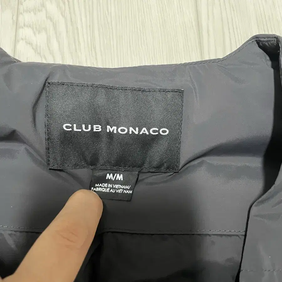 CLUB MONACO 클럽모나코 구스 베스트, M