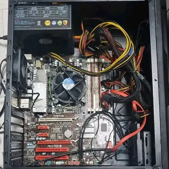 i7 2600과 그외 본체 세트로 팝니다.