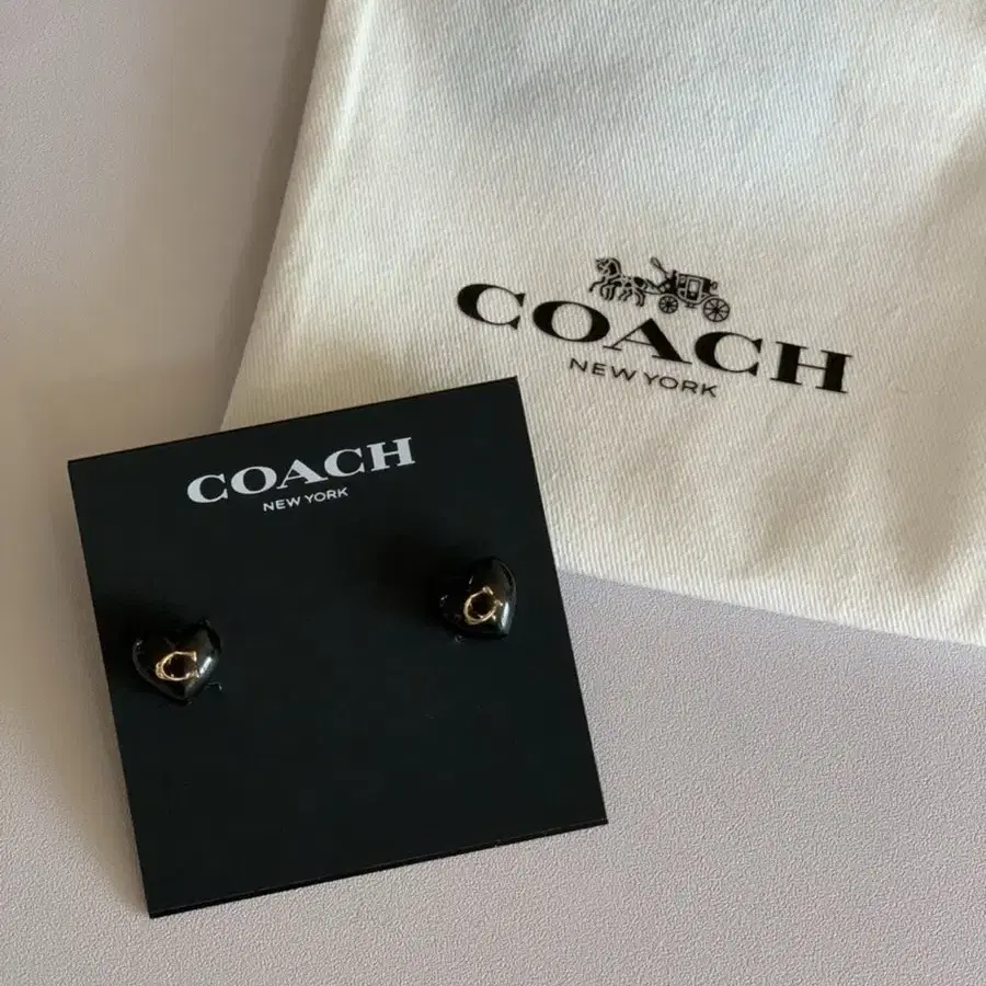 코치 하트 귀걸이 coach