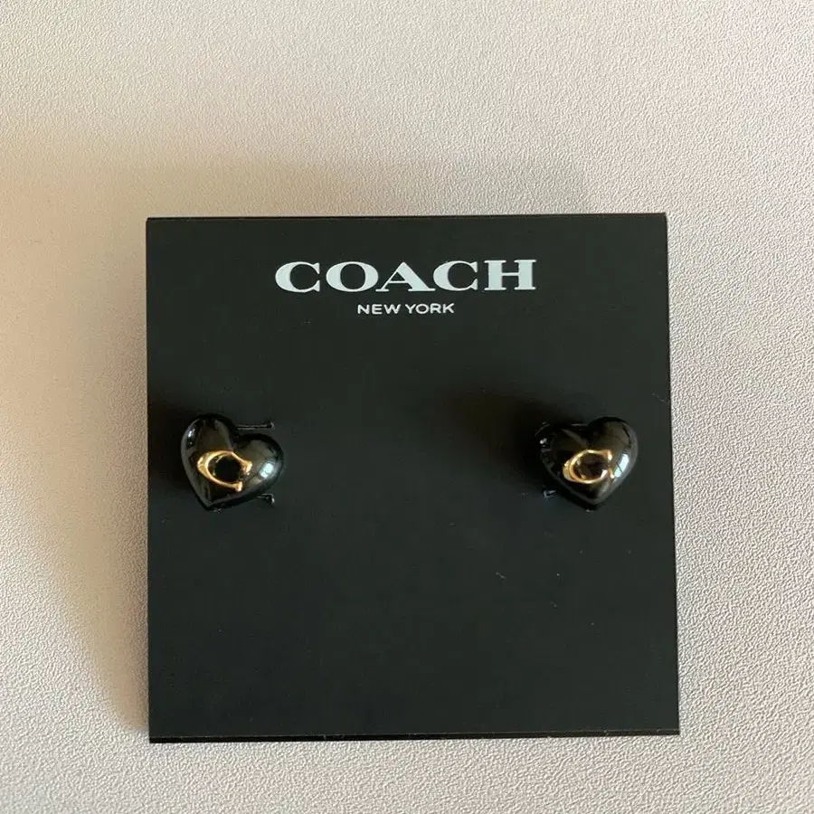 코치 하트 귀걸이 coach