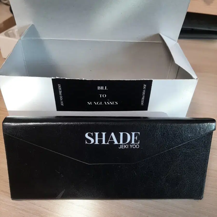 마술도구 shade 안경 판매합니다 (지폐가 썬글라스로 바뀌는 마술)