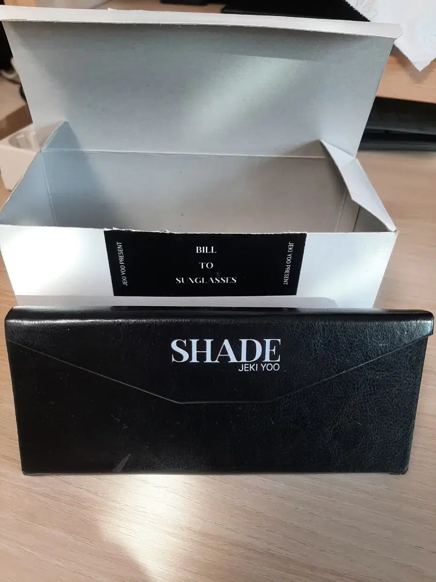 마술도구 shade 안경 판매합니다 (지폐가 썬글라스로 바뀌는 마술)