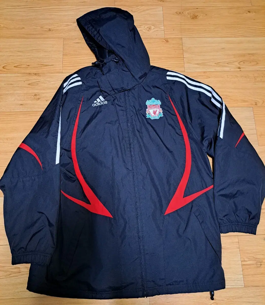 Liverpool Carlsberg Jacket L