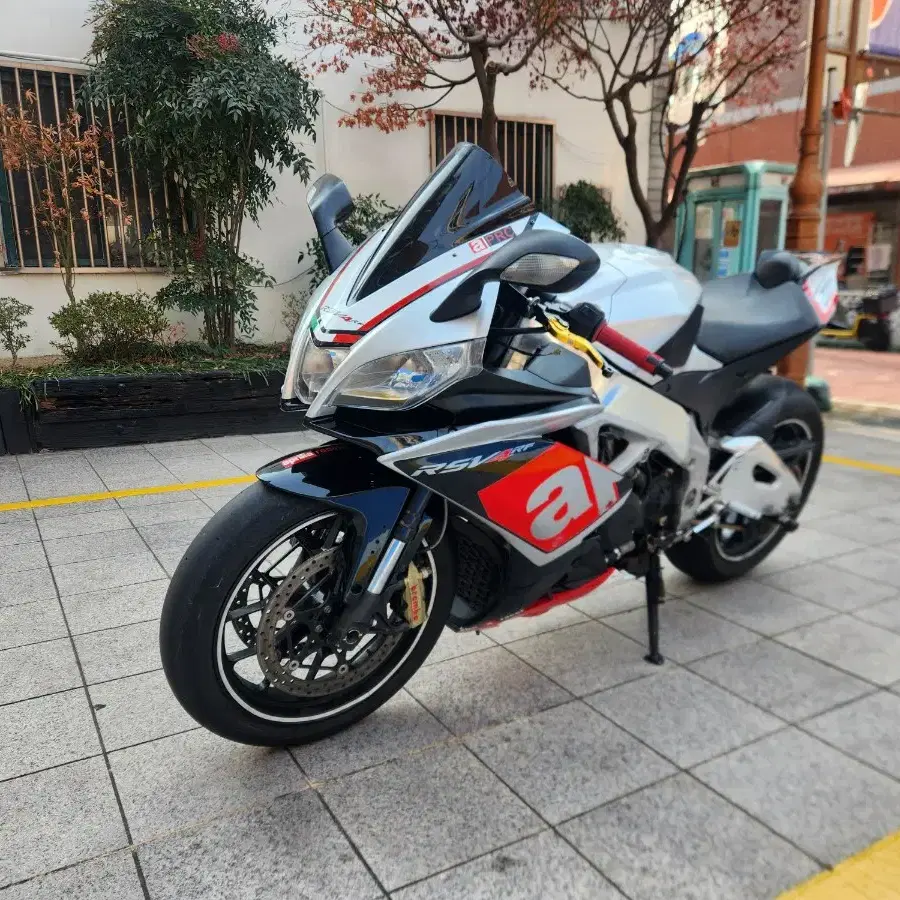 아프릴리아 rsv4 꾸밀차