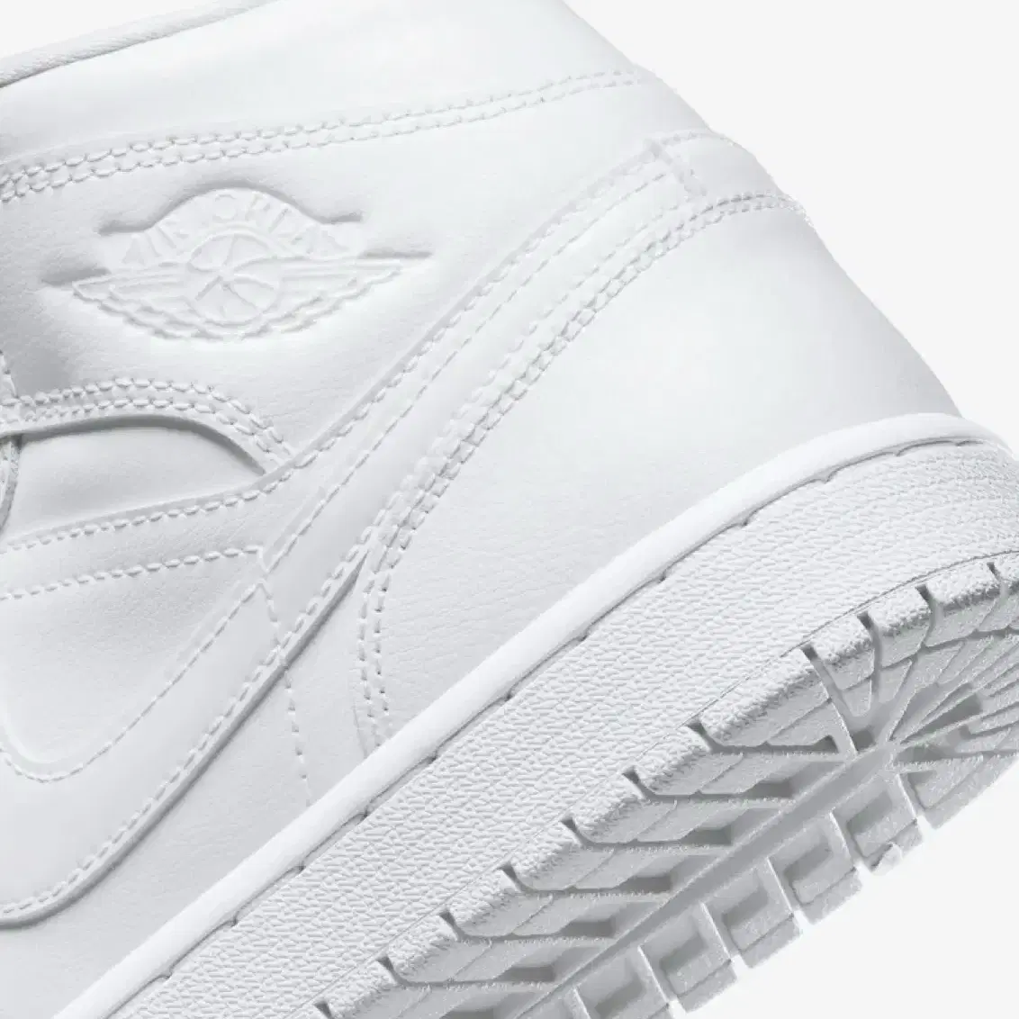 Air Jordan 1 mid triple white 280