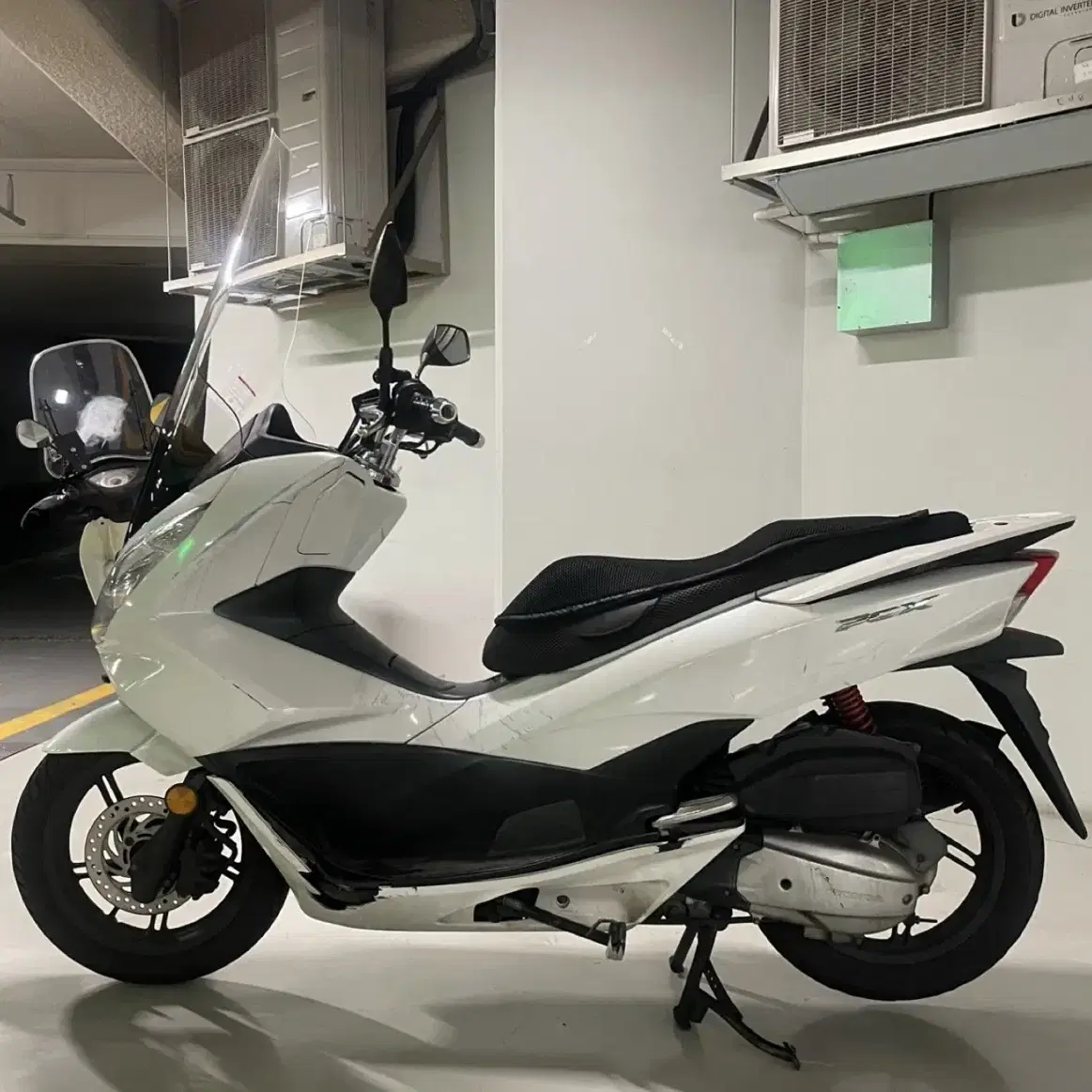 18년식 pcx125 판매합니다