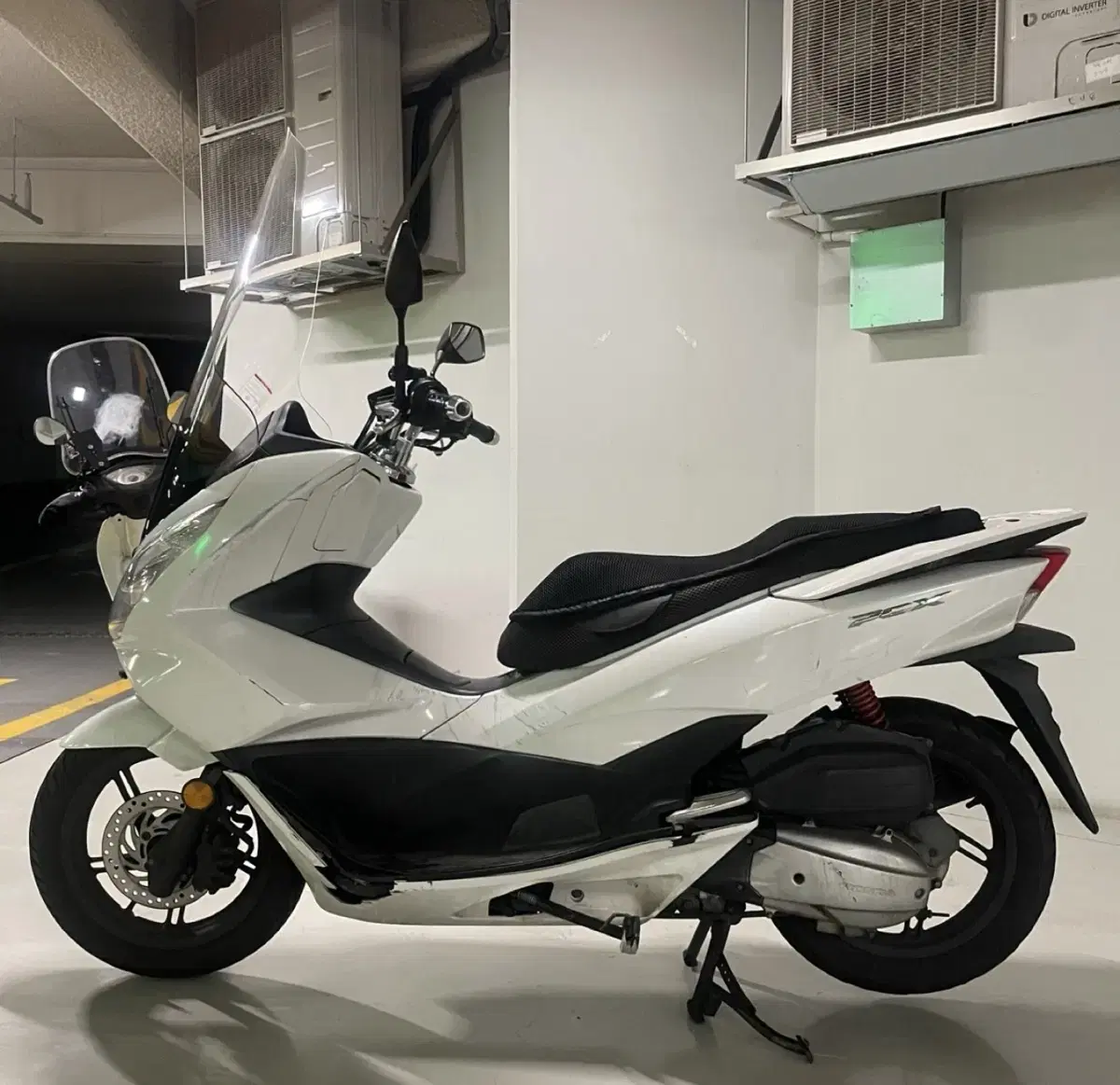 18년식 pcx125 판매합니다