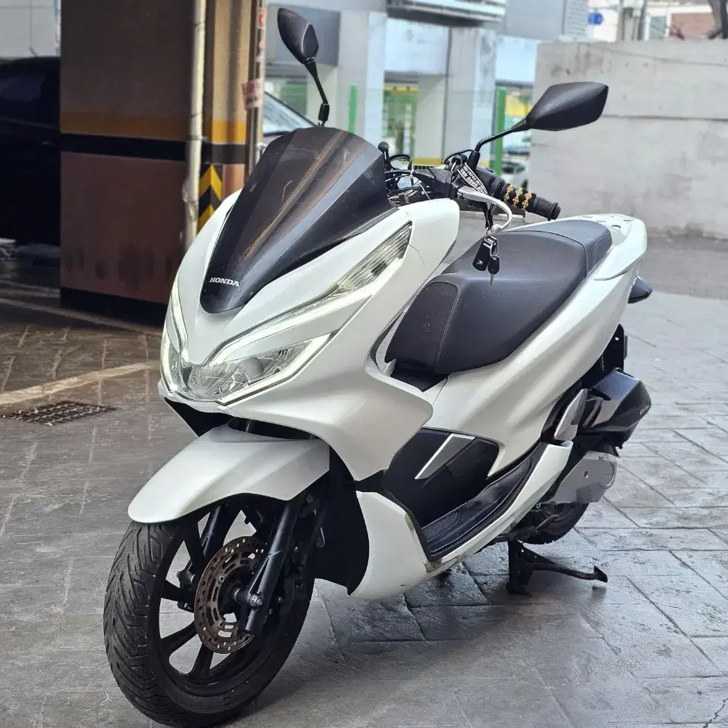 PCX125 19년식 판매 합니다.