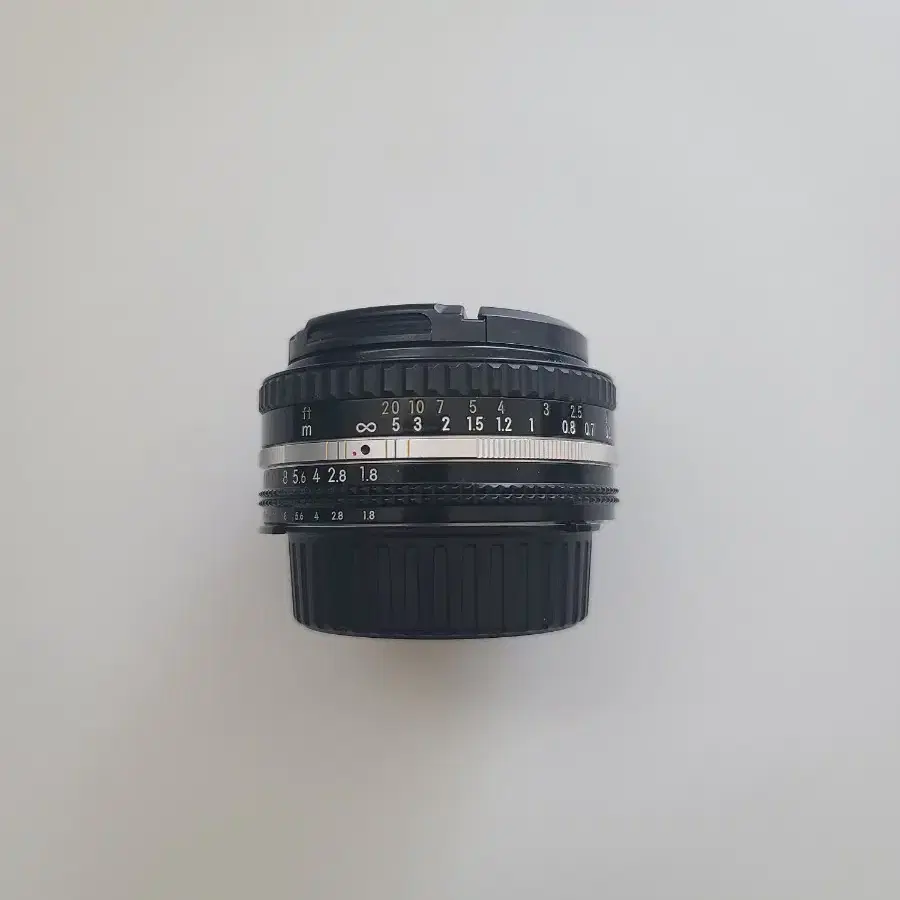 니콘 MF50mm 1.8 팬케이크 최소초점 0.45mm